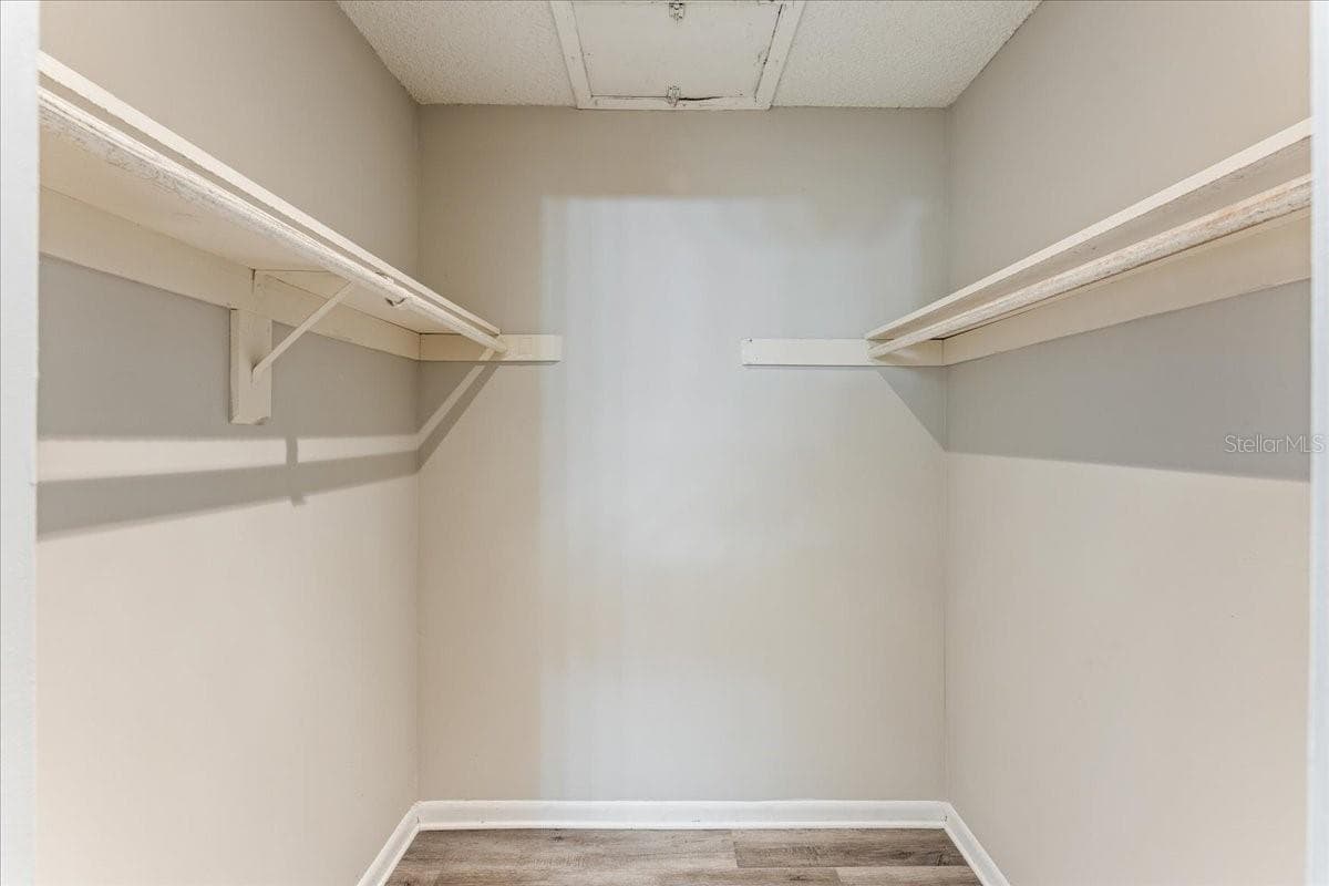 Condominium at 6332 NEWTOWN CIR #32B5, TAMPA, photo 14 of 39