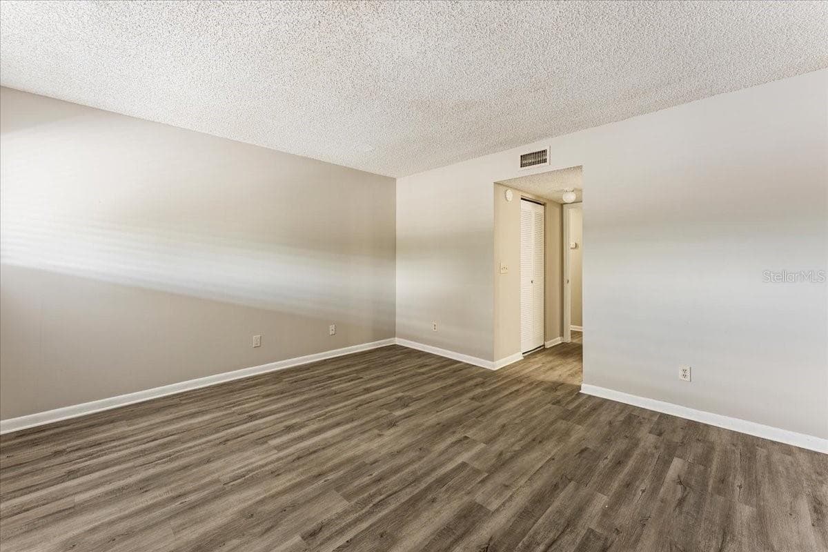 Condominium at 6332 NEWTOWN CIR #32B5, TAMPA, photo 16 of 39