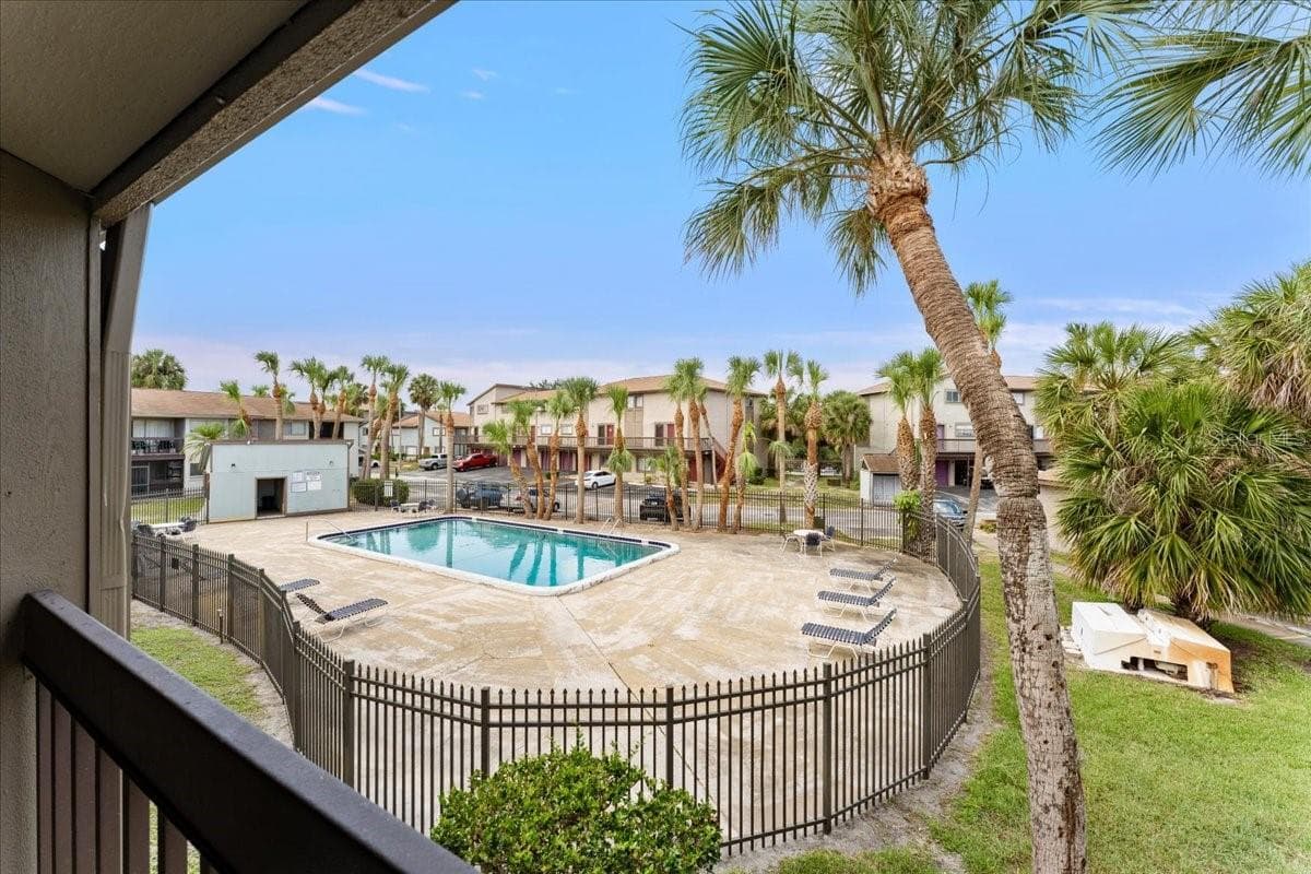 Condominium at 6332 NEWTOWN CIR #32B5, TAMPA, photo 2 of 39