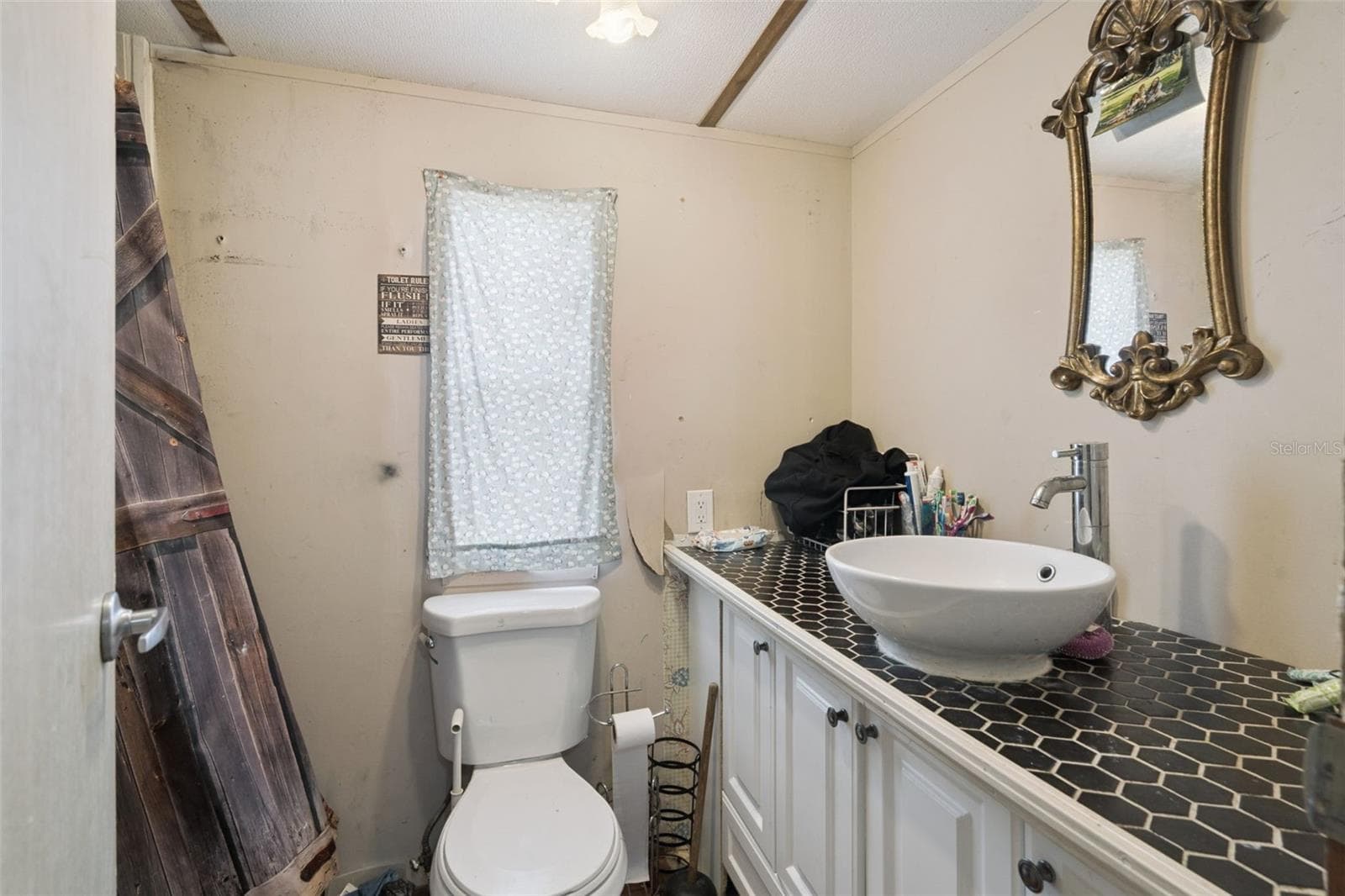 Manufactured Home at 10927 LUANA DR, LEESBURG, photo 11 of 20