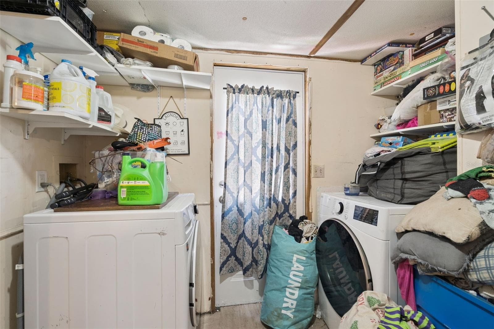 Manufactured Home at 10927 LUANA DR, LEESBURG, photo 13 of 20
