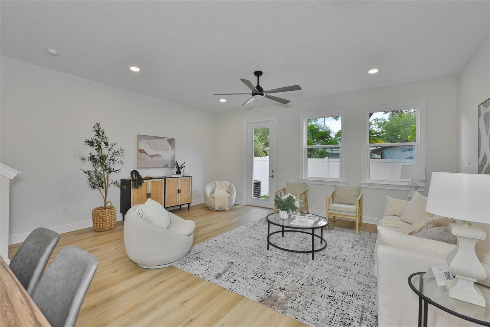 Townhouse at 1911 W BEACH ST, TAMPA, photo 8 of 33