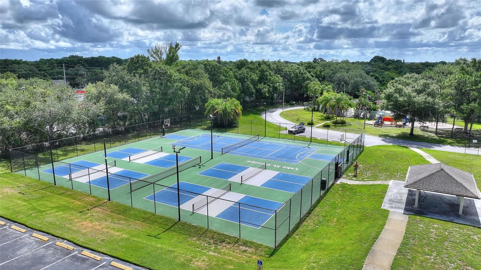 Community Amenities - 3906 BLOOMING HILL LN, PALM HARBOR
