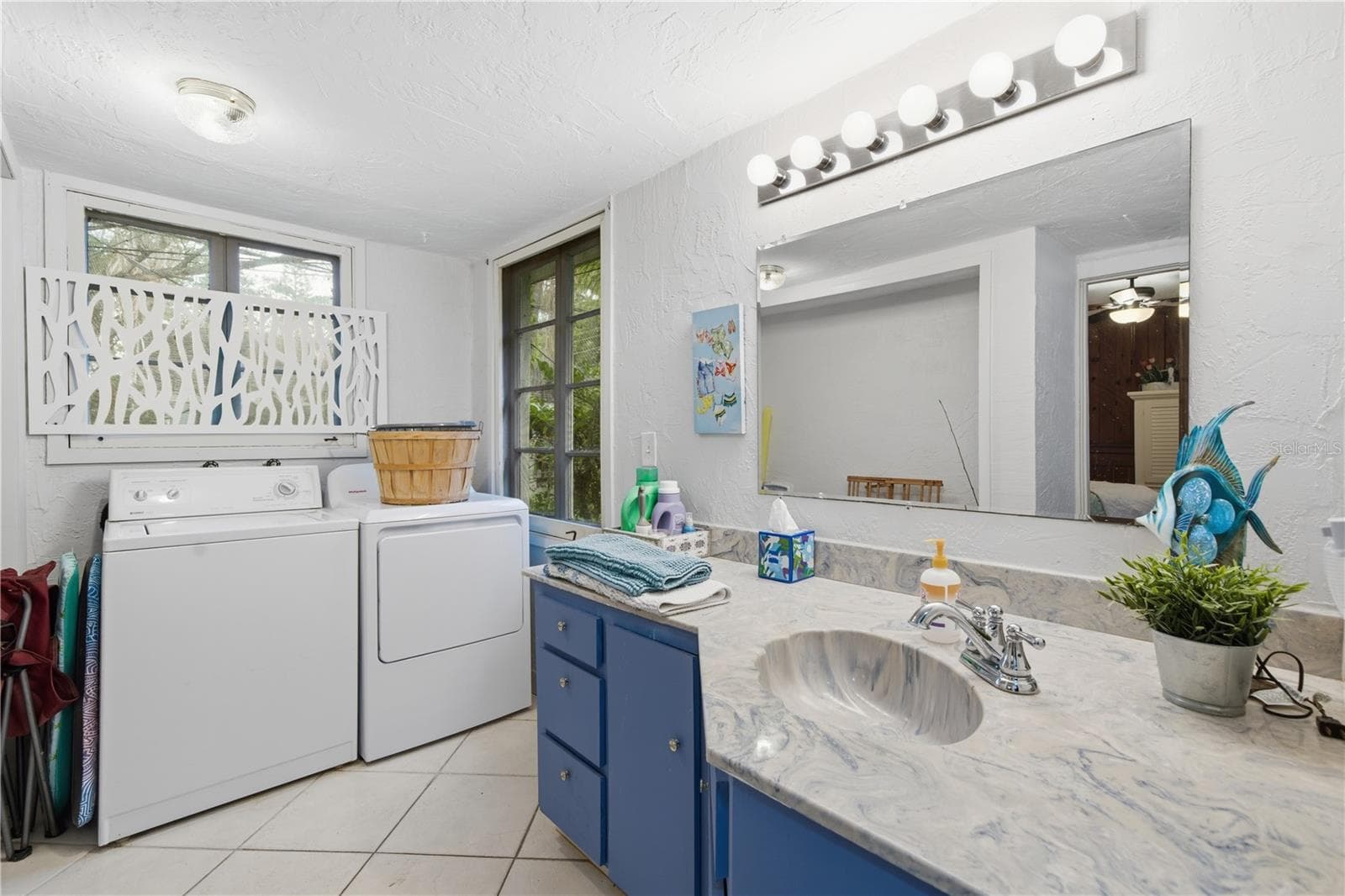Single Family Residence at 411 W 48TH ST, BRADENTON, photo 19 of 51