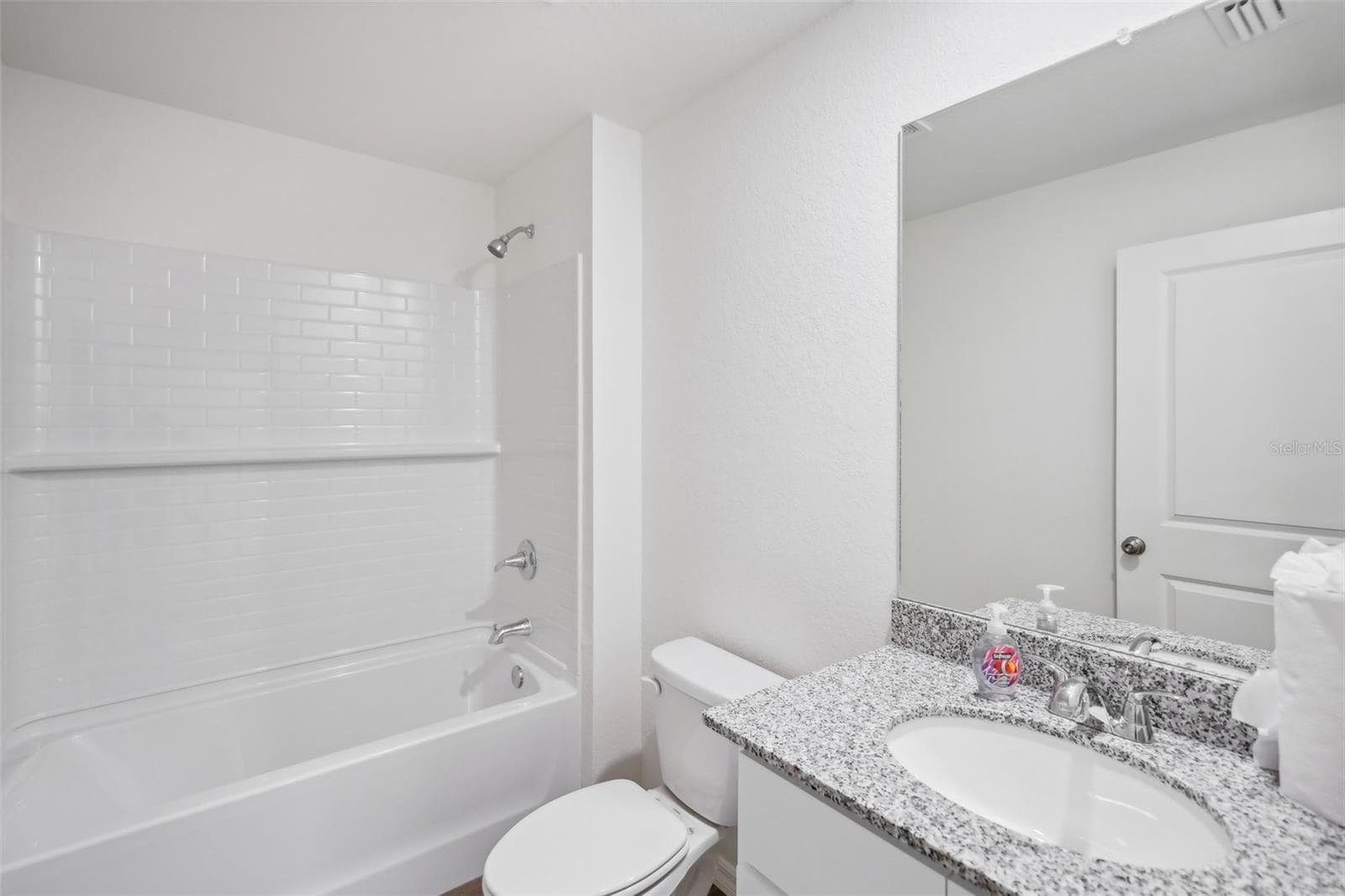 Single Family Residence at 476 OAK CANOPY CIR, AVON PARK, photo 17 of 43