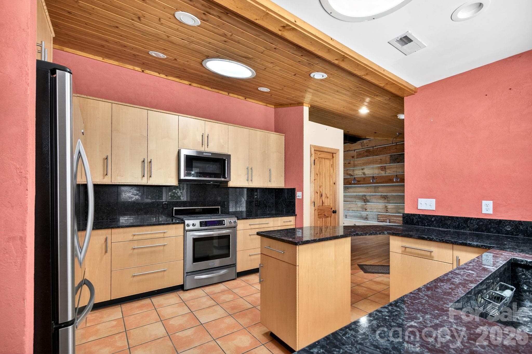 Single Family Residence at 38 Lookout Road, Asheville, photo 10 of 33