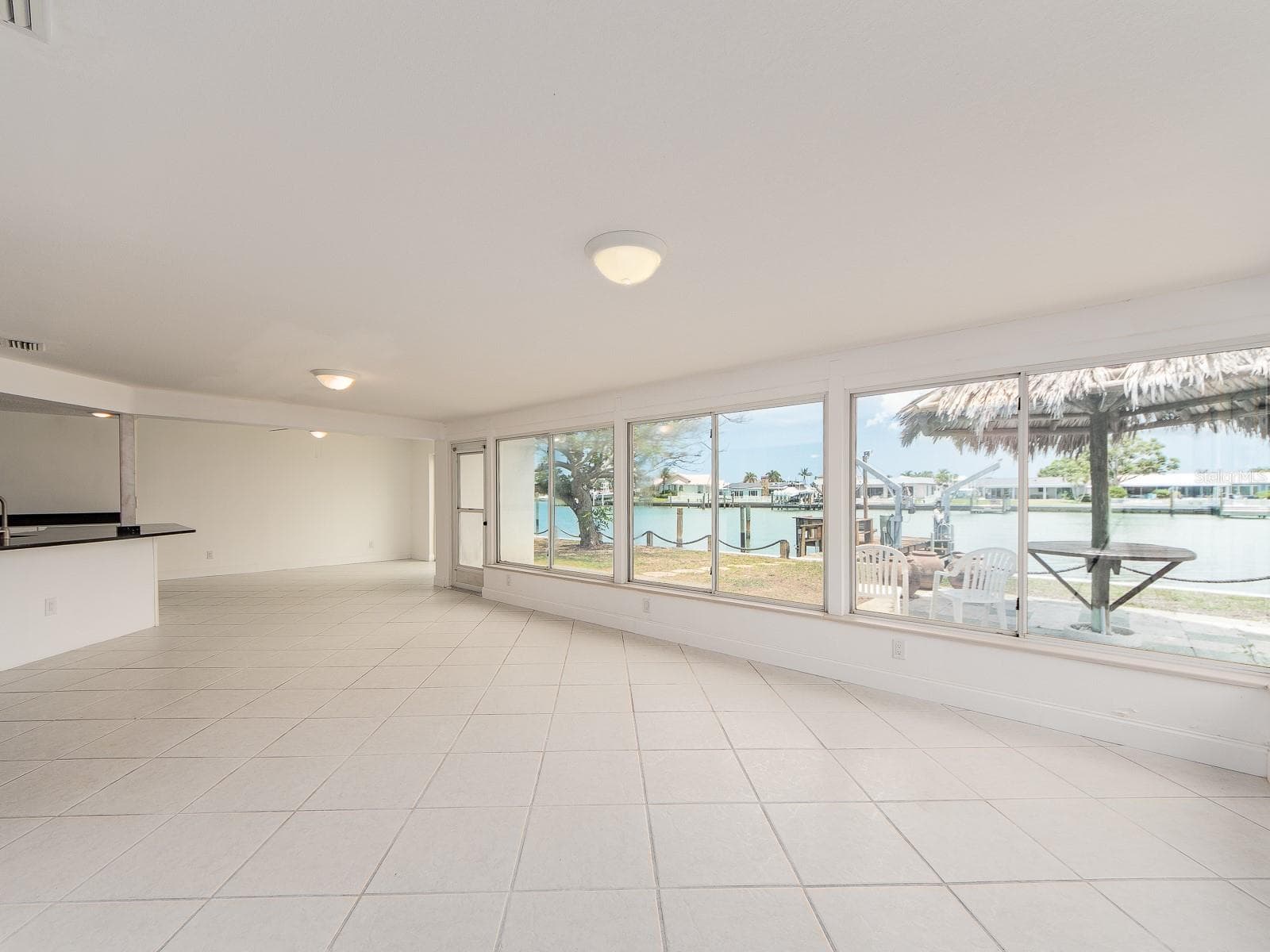 Tons of natural light maximizing the views - 720 115TH AVE, TREASURE ISLAND