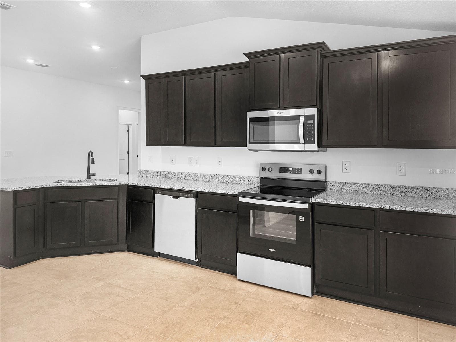 Kitchen and Breakfast Bar - 7612 BENT TREE LOOP, ST CLOUD