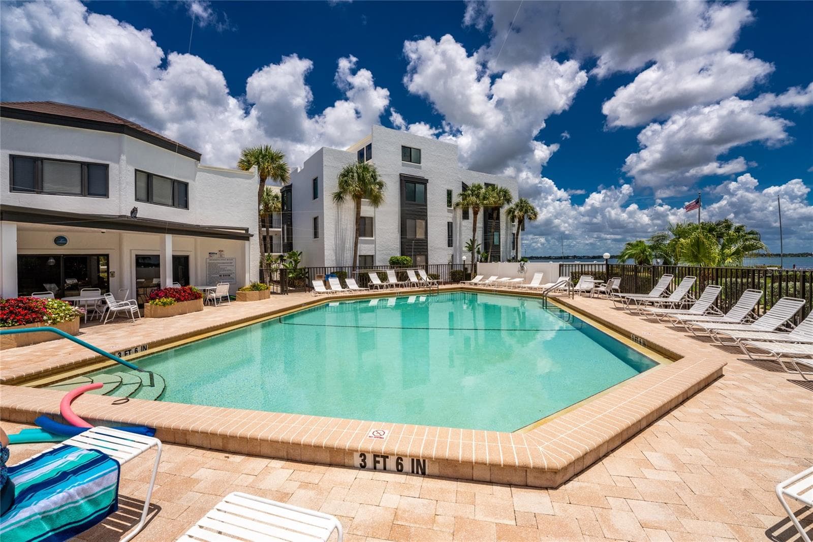 Heated Pool & Clubhouse - 2950 N BEACH RD #B522, ENGLEWOOD