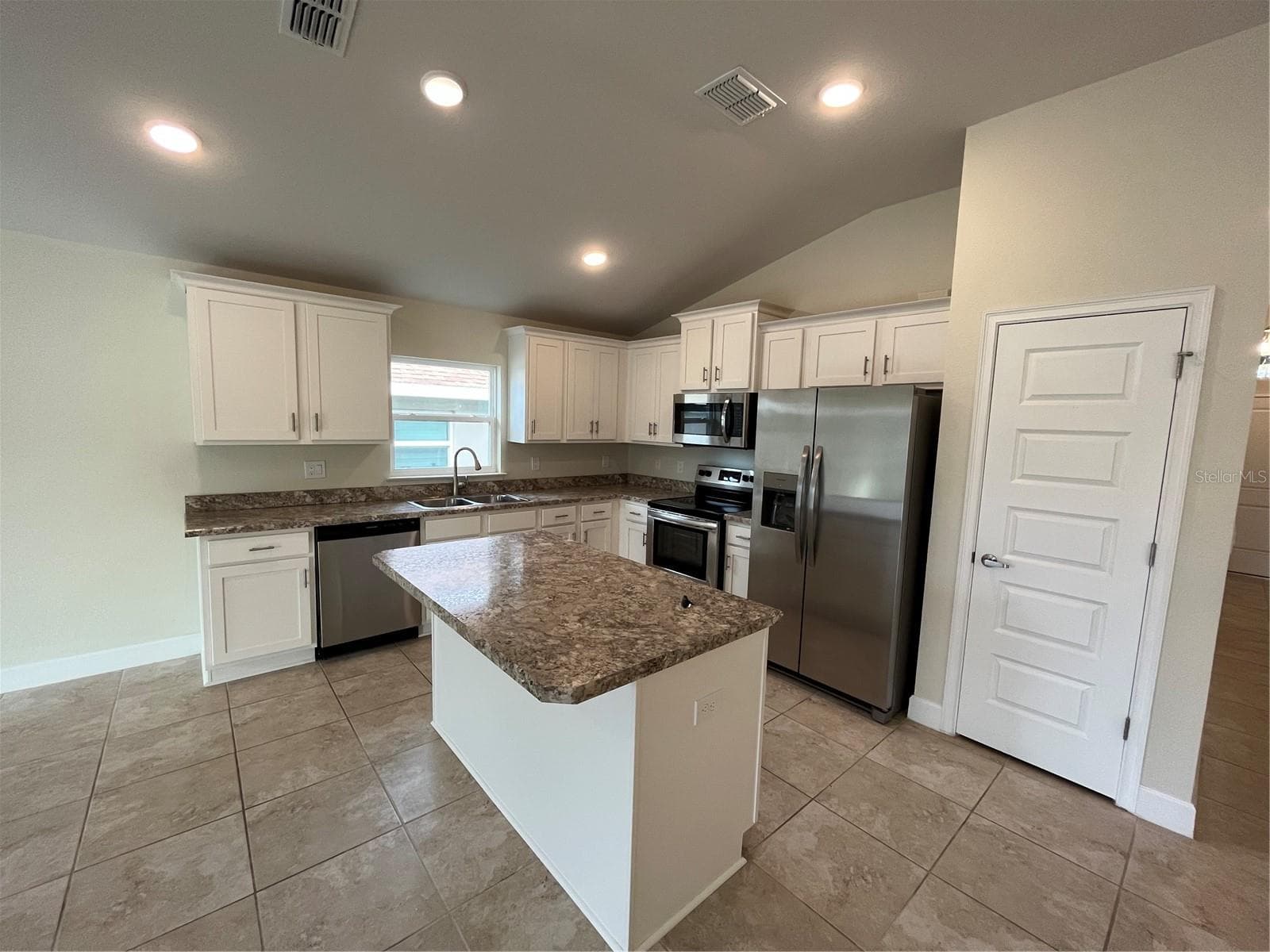 Single Family Residence at 136 KRENSON BAY LOOP, WINTER HAVEN, photo 8 of 30