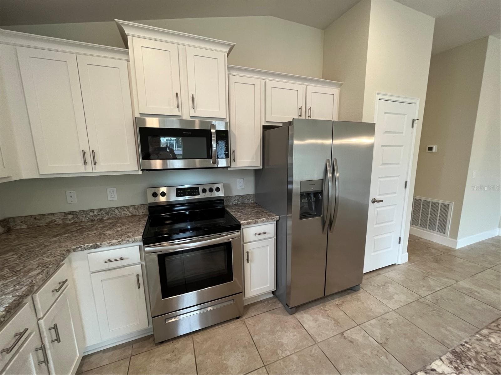 Single Family Residence at 136 KRENSON BAY LOOP, WINTER HAVEN, photo 14 of 30