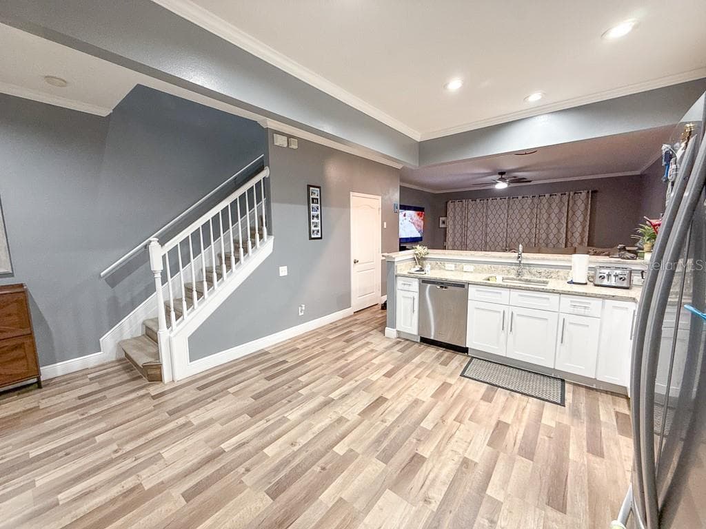 Townhouse at 8505 SANDY BEACH ST, TAMPA, photo 8 of 59