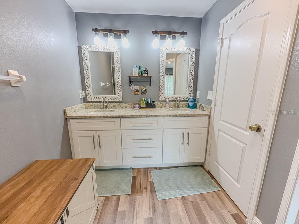 Townhouse at 8505 SANDY BEACH ST, TAMPA, photo 27 of 59