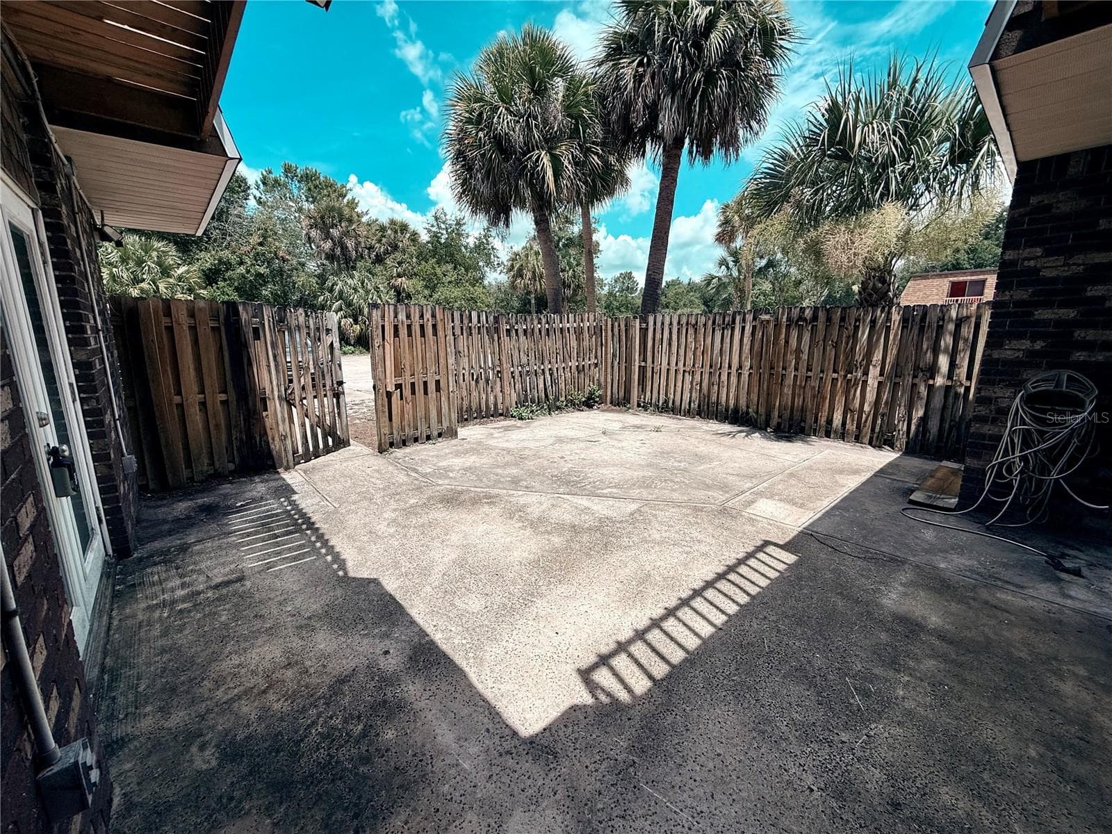 Townhouse at 202 TERRACE CT, SANFORD, photo 7 of 35