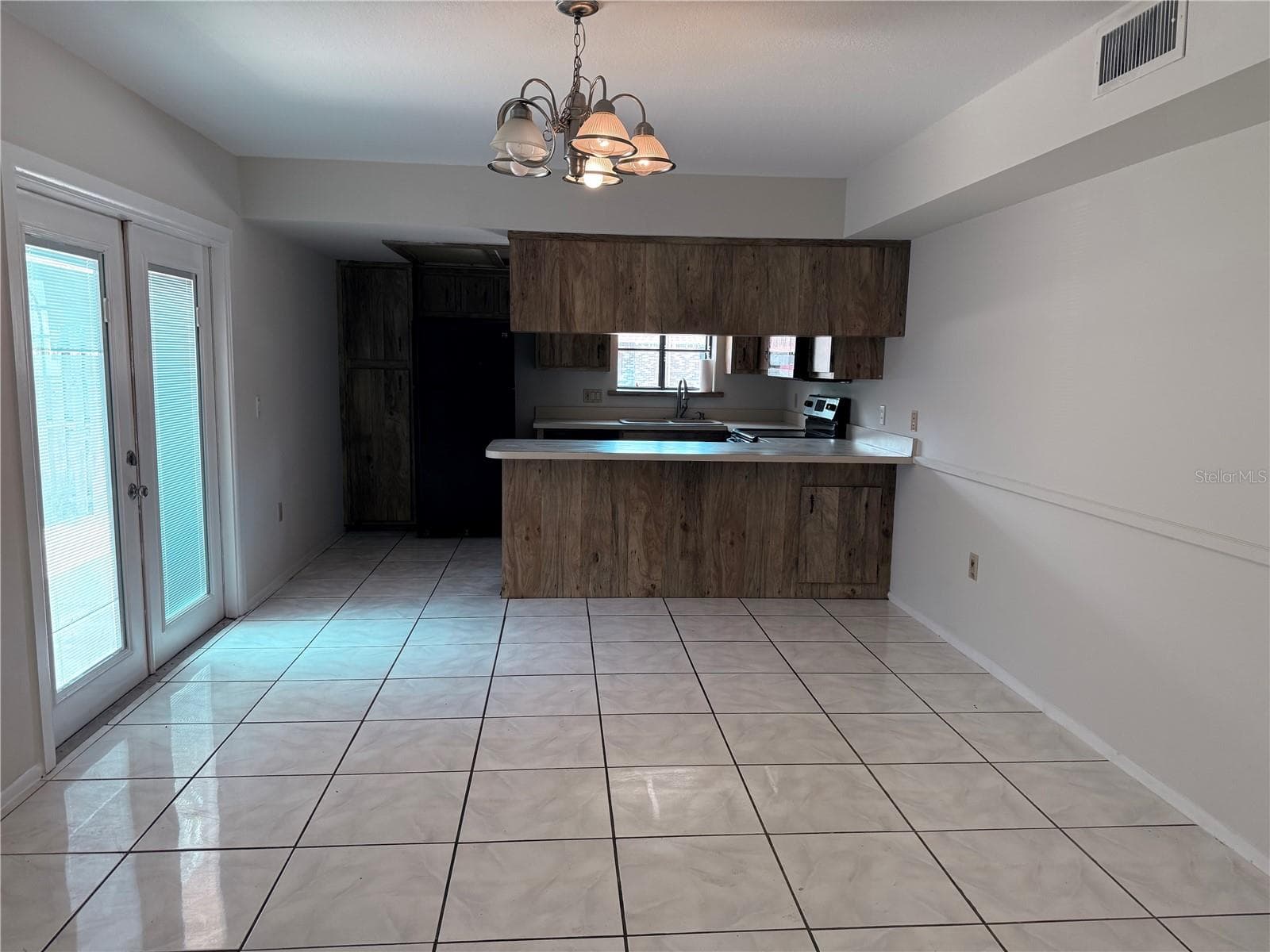 Townhouse at 202 TERRACE CT, SANFORD, photo 12 of 35