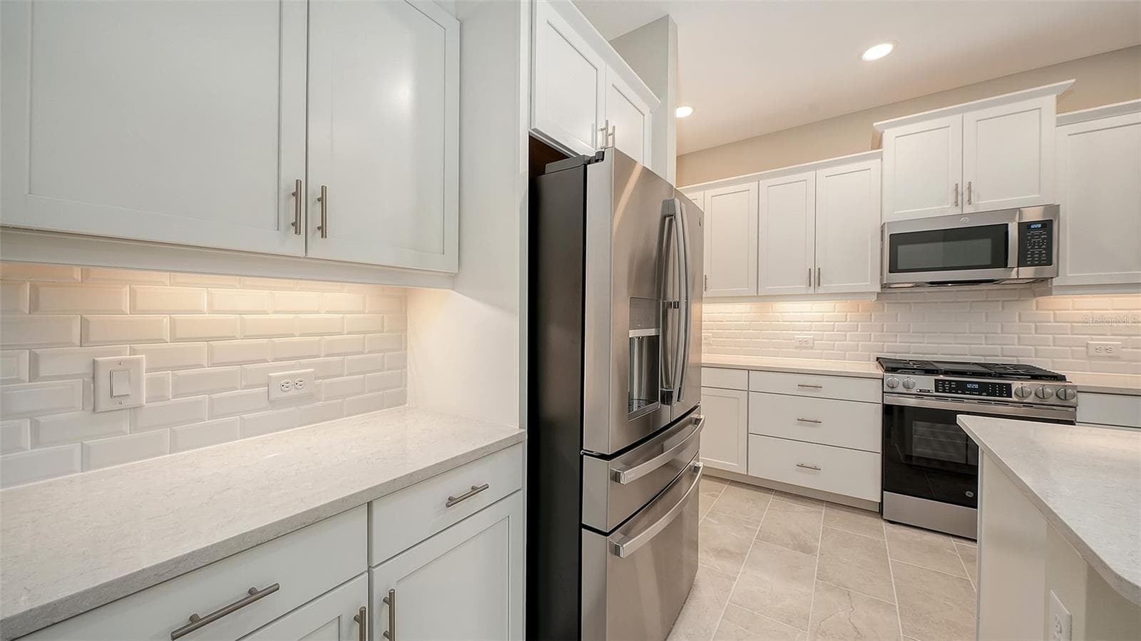 Single Family Residence at 6547 BIG BAYOU DR, SARASOTA, photo 14 of 52