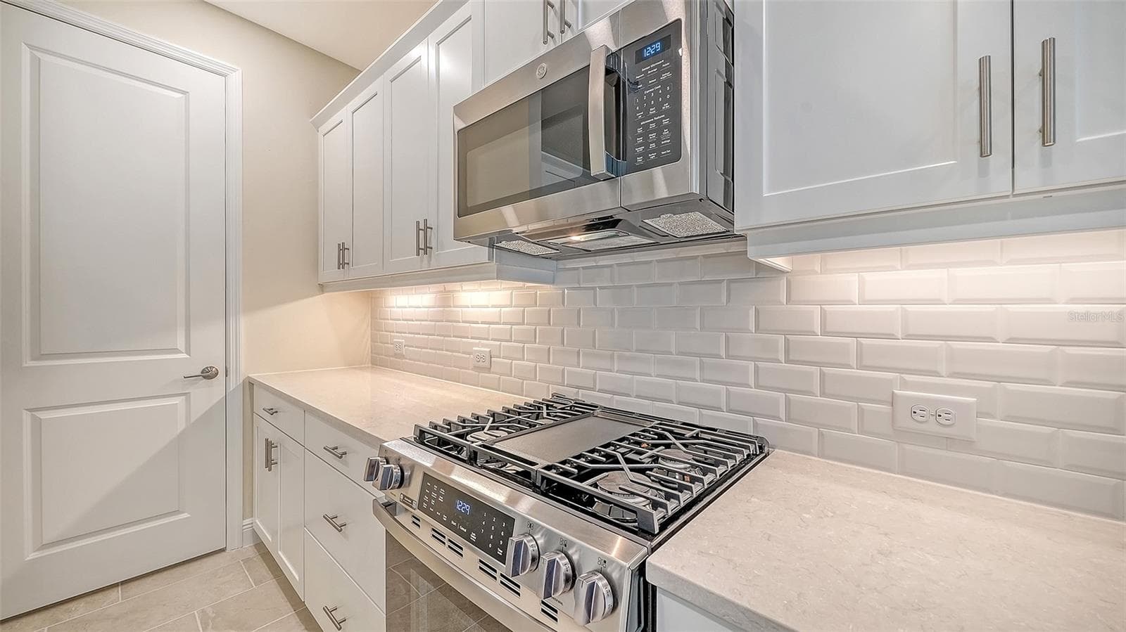 Single Family Residence at 6547 BIG BAYOU DR, SARASOTA, photo 16 of 52