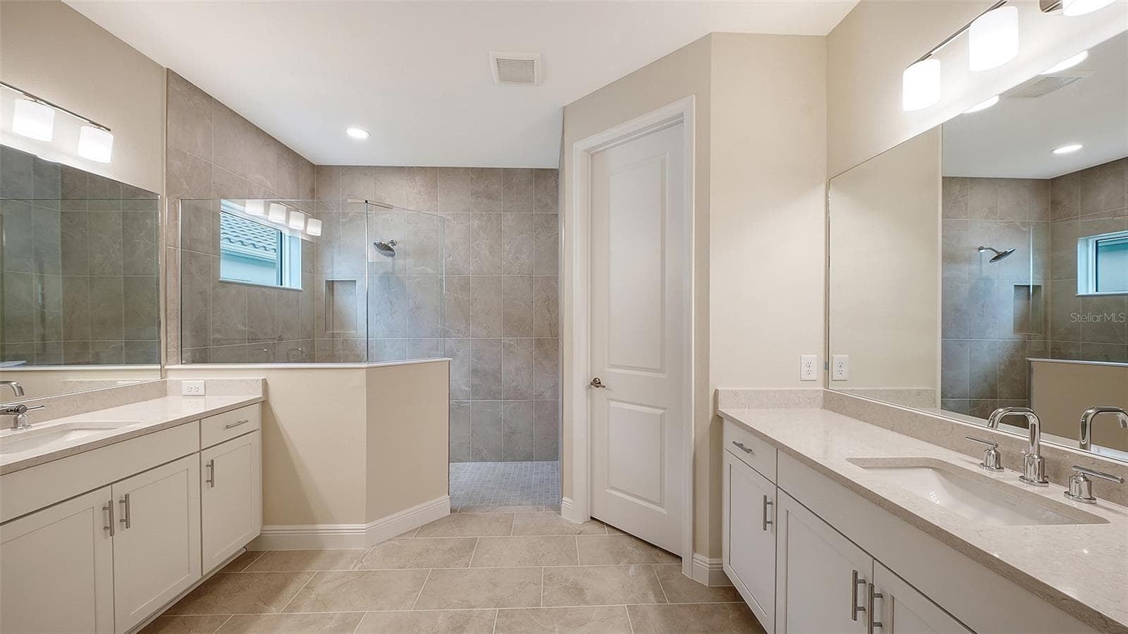 Single Family Residence at 6547 BIG BAYOU DR, SARASOTA, photo 22 of 52