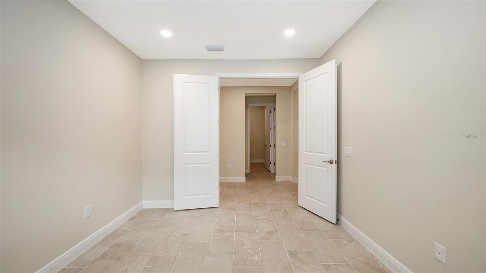 Single Family Residence at 6547 BIG BAYOU DR, SARASOTA, photo 36 of 52