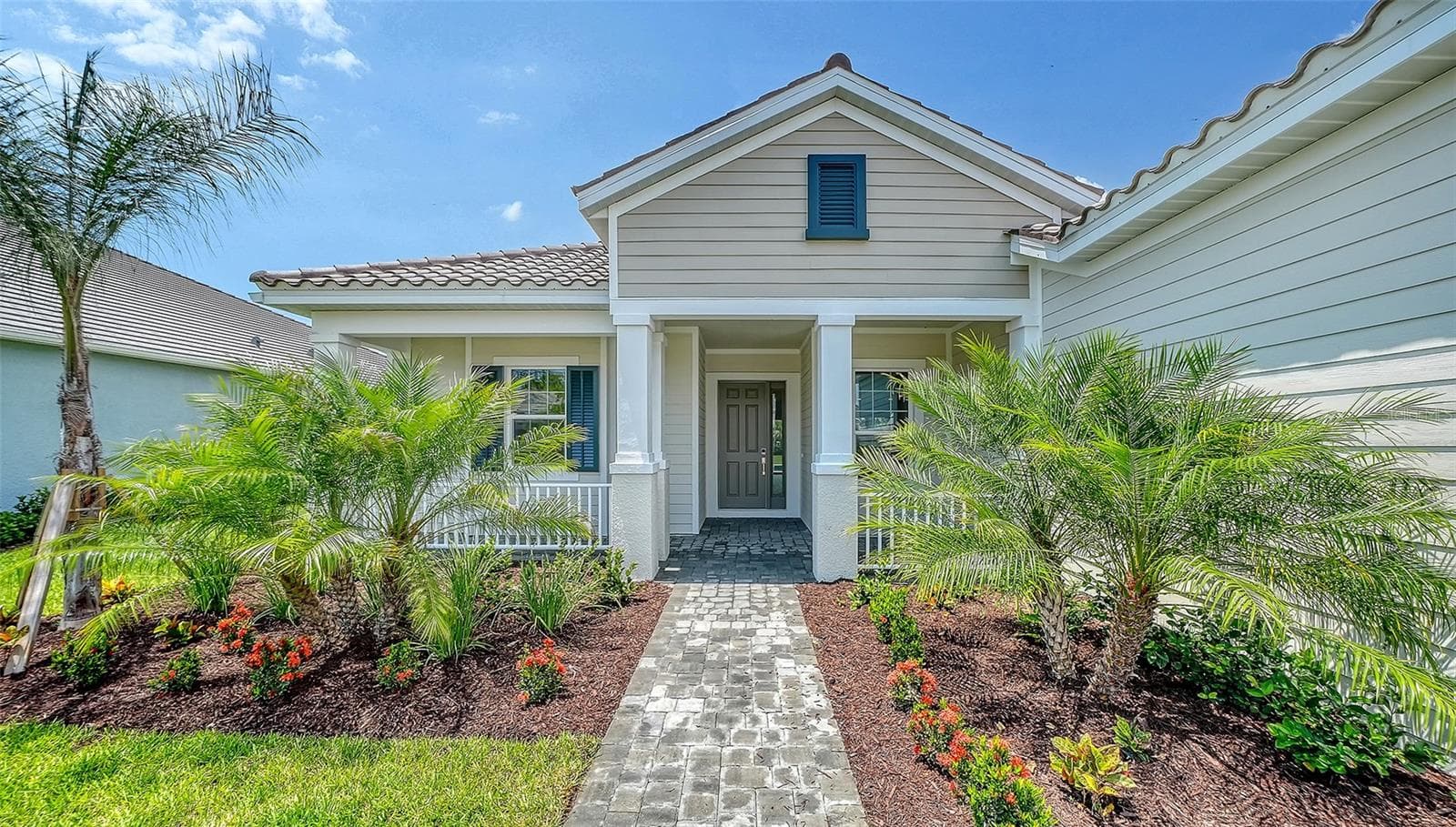 Single Family Residence at 6336 LAKE WOODRUFF CT, SARASOTA, photo 2 of 58