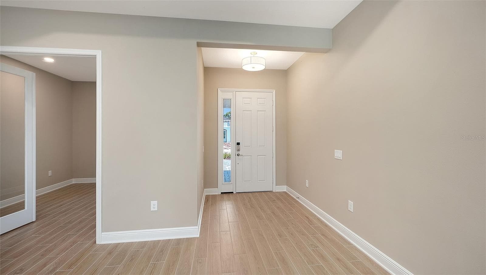 Single Family Residence at 6336 LAKE WOODRUFF CT, SARASOTA, photo 6 of 58