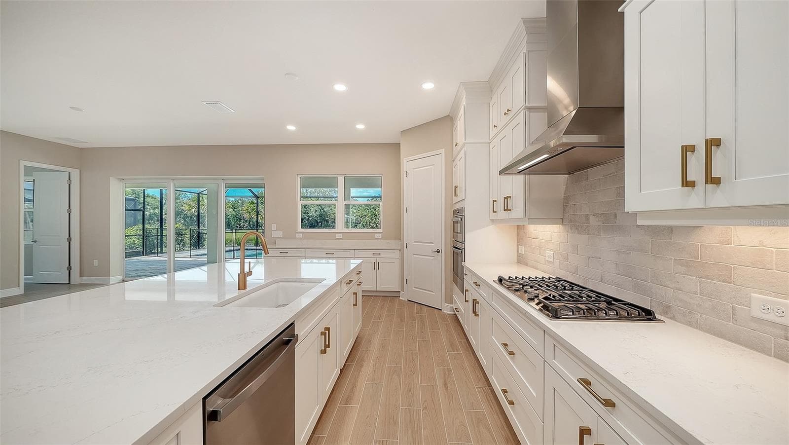 Single Family Residence at 6336 LAKE WOODRUFF CT, SARASOTA, photo 11 of 58