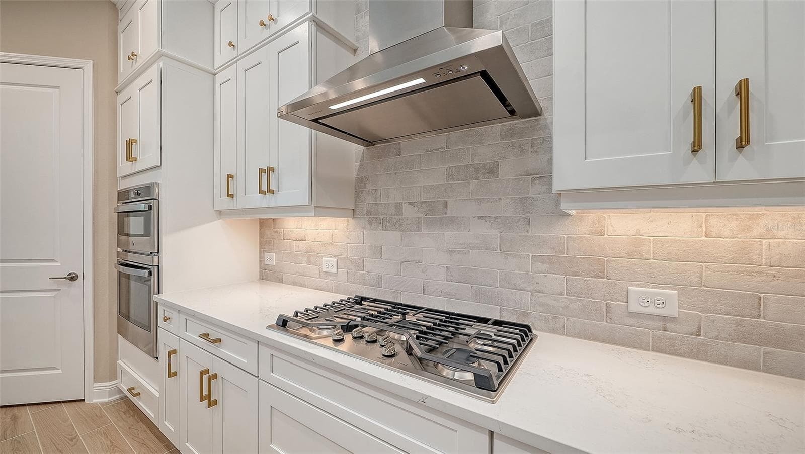 Single Family Residence at 6336 LAKE WOODRUFF CT, SARASOTA, photo 12 of 58