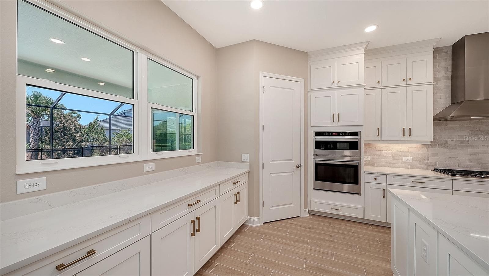 Single Family Residence at 6336 LAKE WOODRUFF CT, SARASOTA, photo 14 of 58