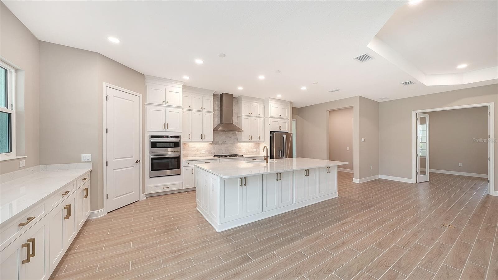 Single Family Residence at 6336 LAKE WOODRUFF CT, SARASOTA, photo 15 of 58