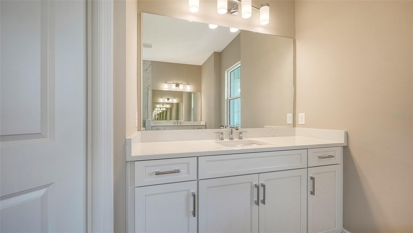 Single Family Residence at 6336 LAKE WOODRUFF CT, SARASOTA, photo 25 of 58