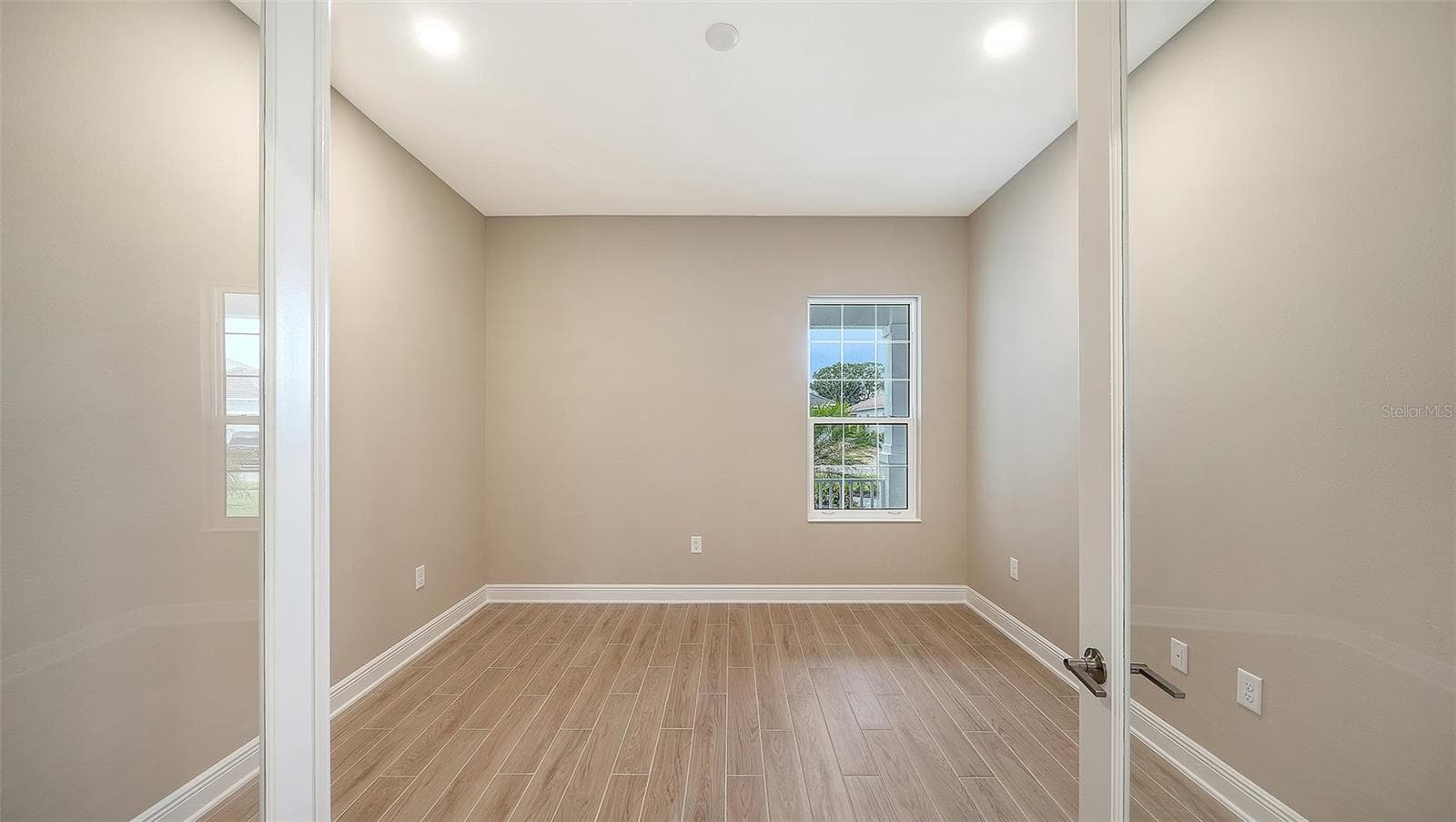 Single Family Residence at 6336 LAKE WOODRUFF CT, SARASOTA, photo 29 of 58
