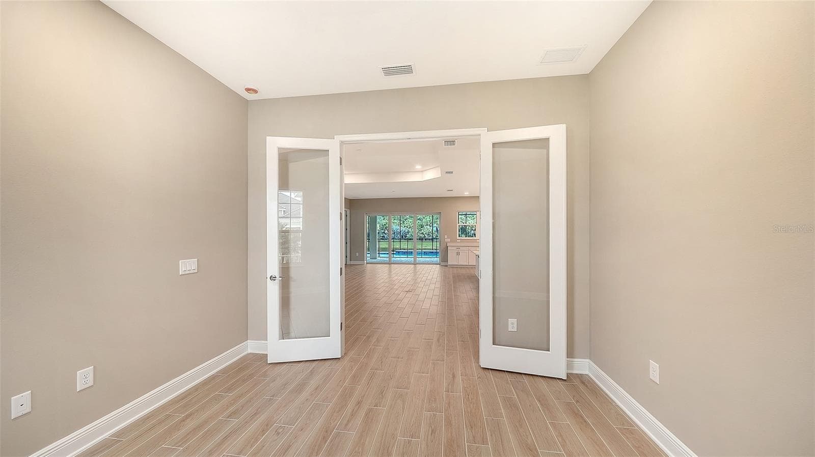 Single Family Residence at 6336 LAKE WOODRUFF CT, SARASOTA, photo 31 of 58