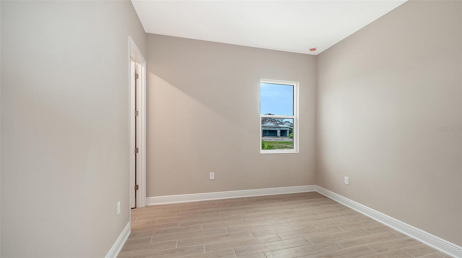 Single Family Residence at 6336 LAKE WOODRUFF CT, SARASOTA, photo 41 of 58