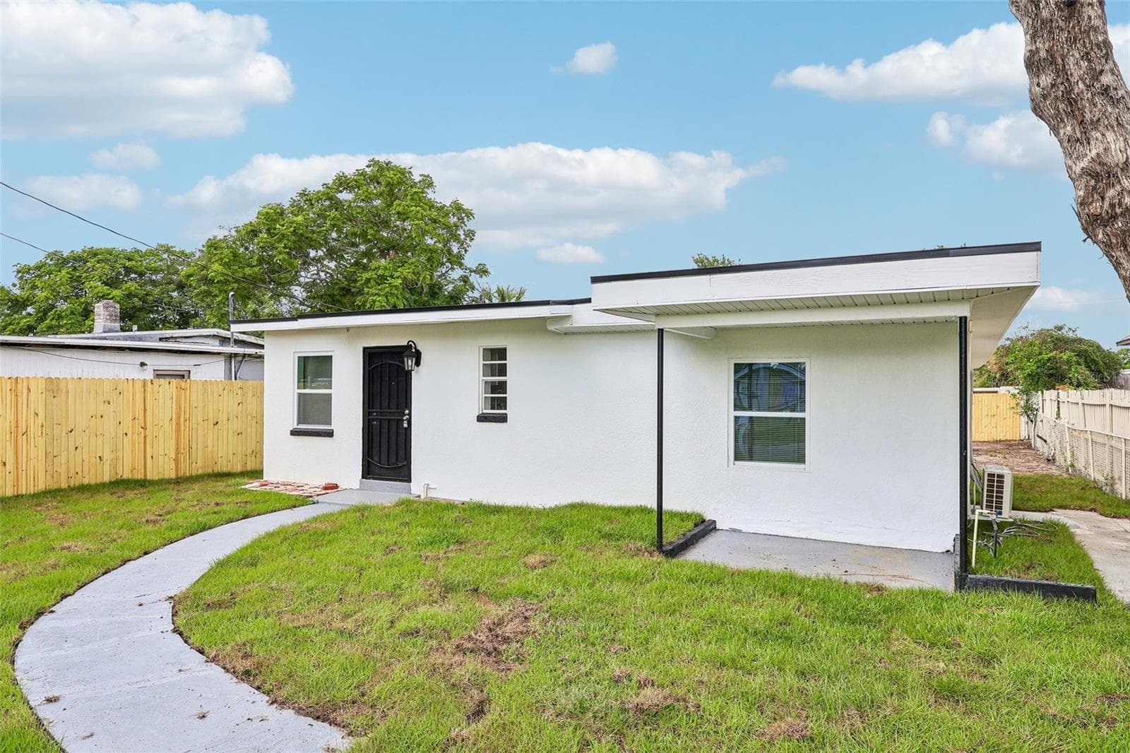 Single Family Residence at 918 FERNDELL RD, ORLANDO, photo 2 of 17
