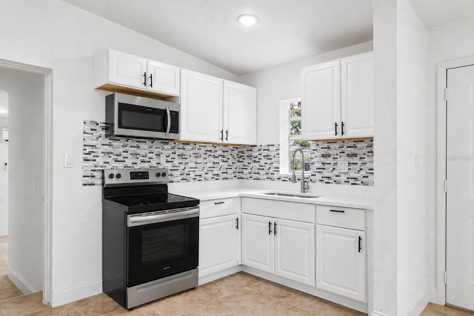 Single Family Residence at 918 FERNDELL RD, ORLANDO, photo 5 of 17