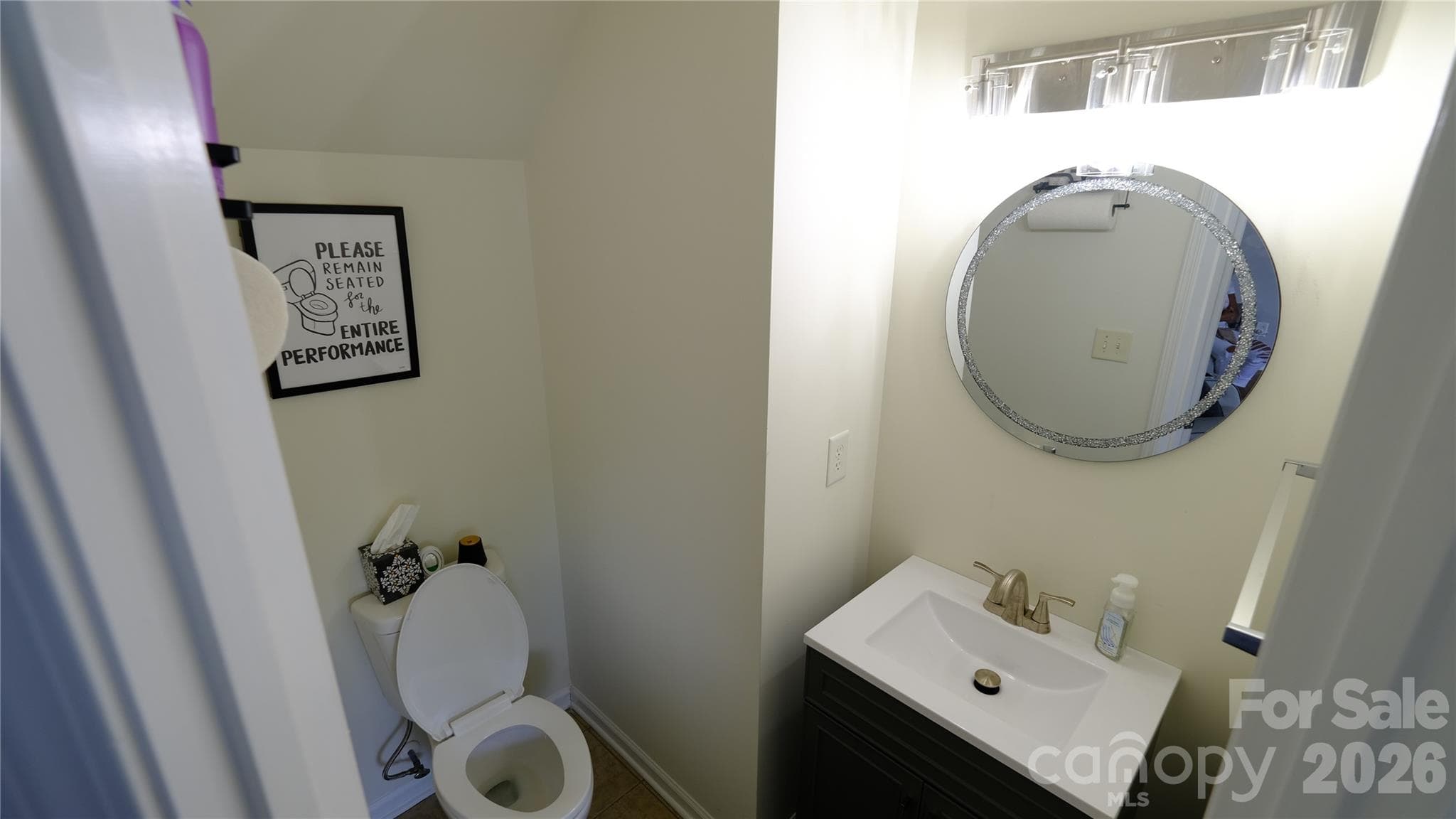 Single Family Residence at 608 Wrayhill Drive, Charlotte, photo 15 of 33