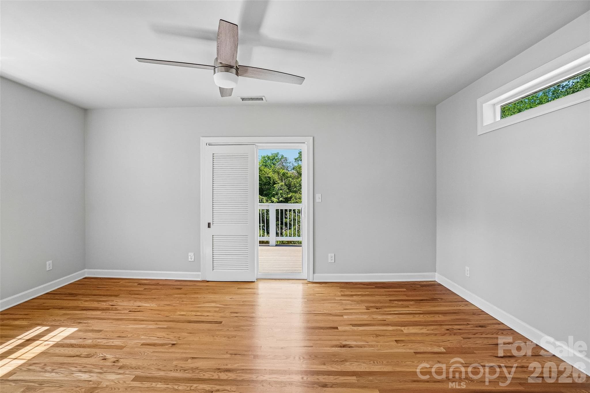 Single Family Residence at 28 Ridgefield Place, Asheville, photo 4 of 48