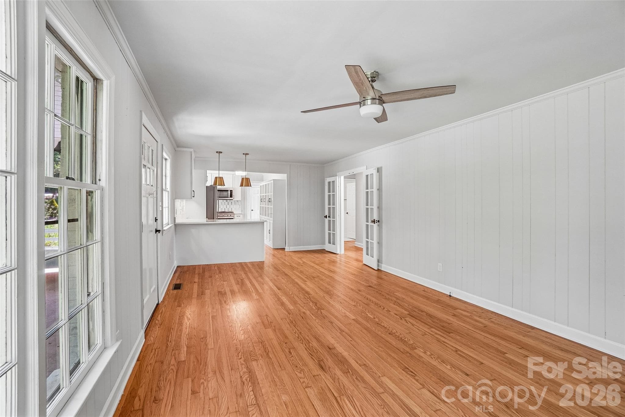 Single Family Residence at 28 Ridgefield Place, Asheville, photo 6 of 48