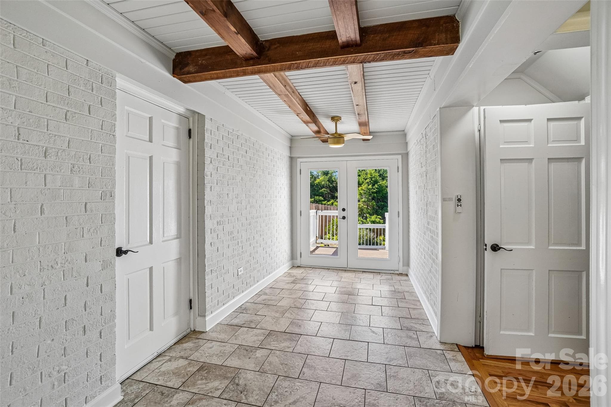 Single Family Residence at 28 Ridgefield Place, Asheville, photo 10 of 48