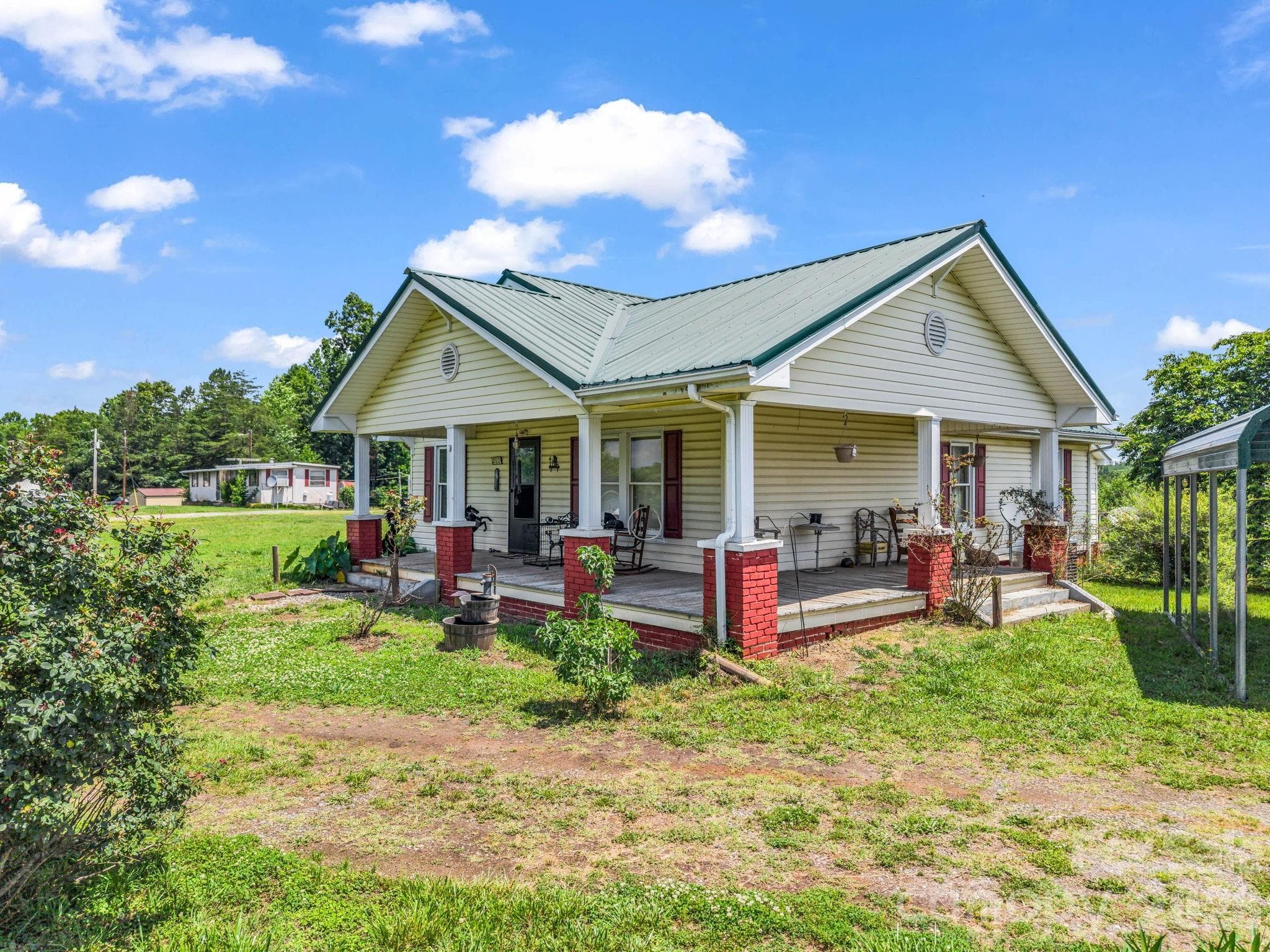 Single Family Residence at Rutherfordton, photo 2 of 16