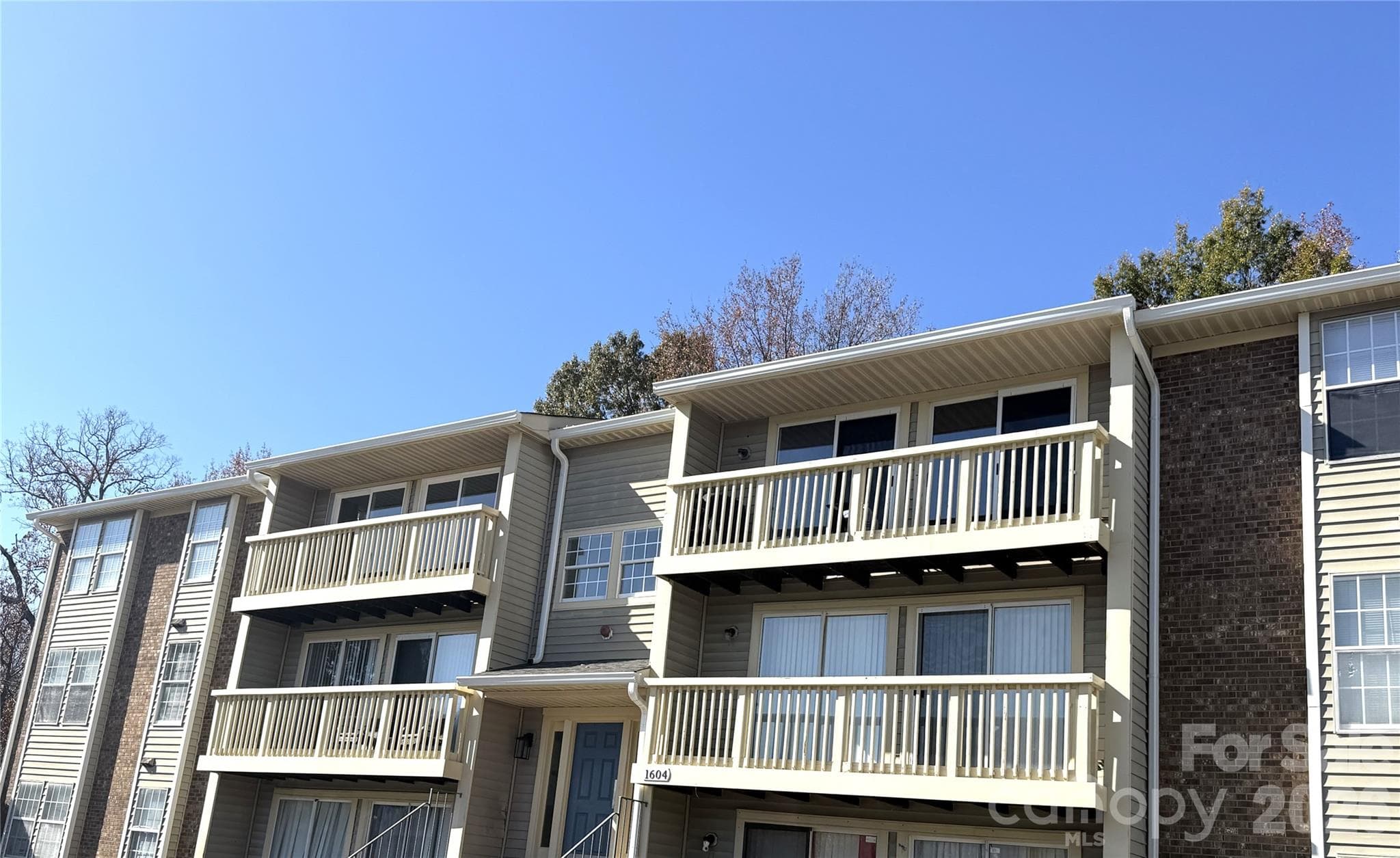 Condominium at Charlotte, photo 2 of 22