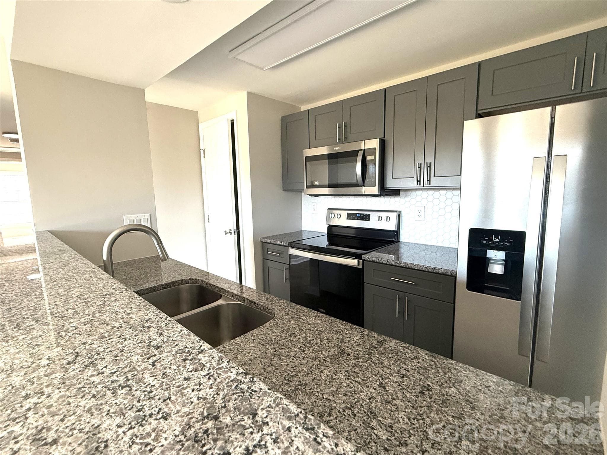 Condominium at Charlotte, photo 5 of 22