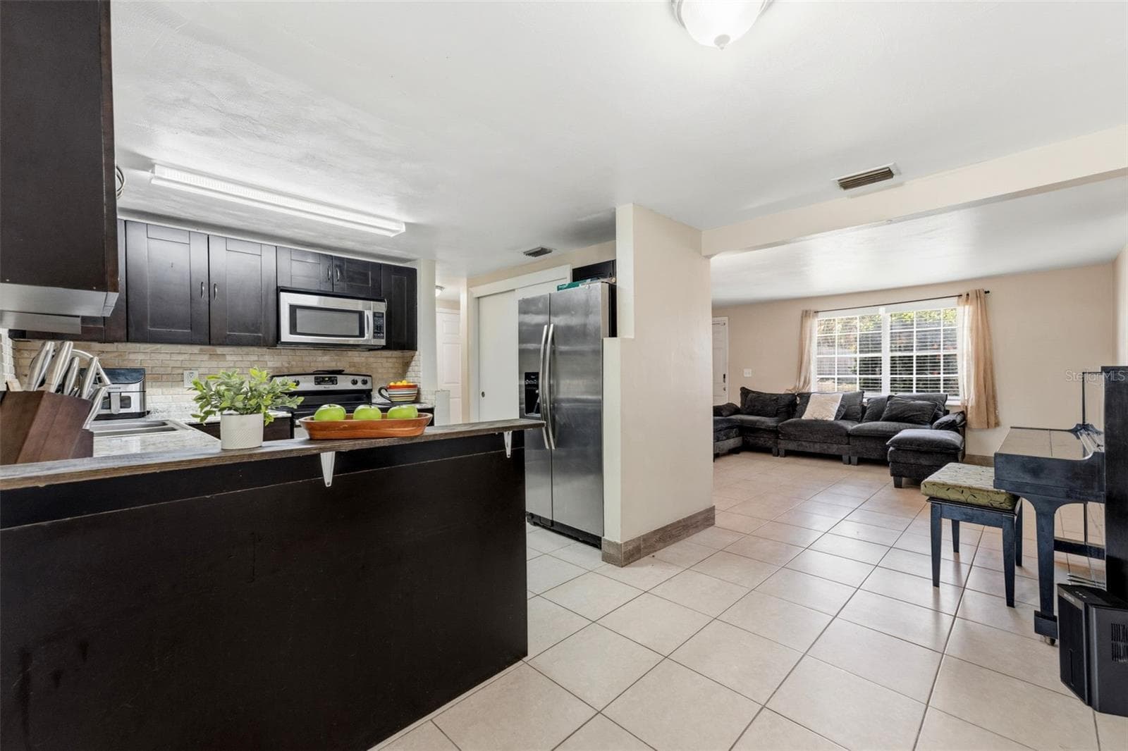Open Space and high ceilings - 3849 LUMA DR, HOLIDAY