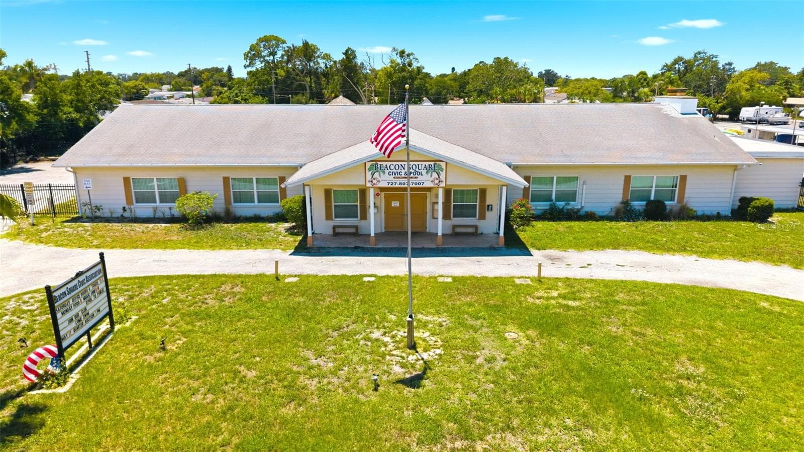 Beacon Square Civic Association is right around the block. Membership is optional. - 3849 LUMA DR, HOLIDAY