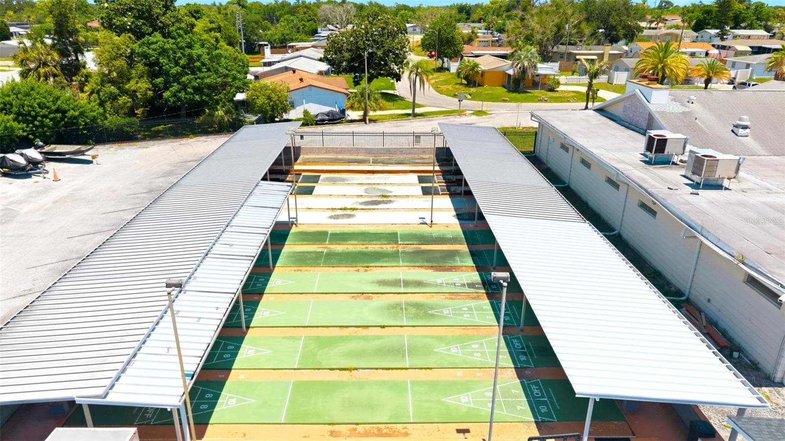 Beacon Square Civic Association is right around the block. Membership is optional. - 3849 LUMA DR, HOLIDAY