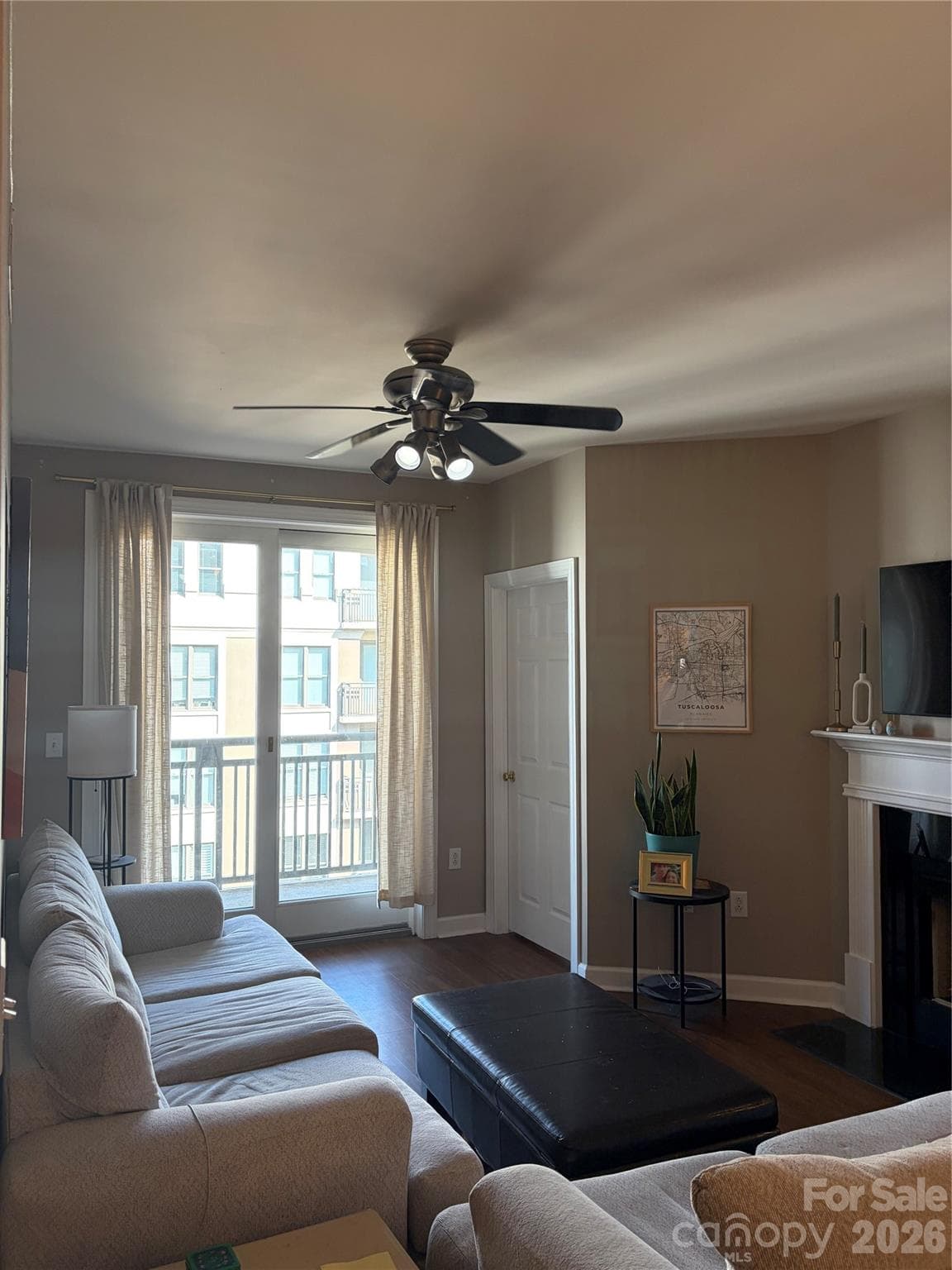 Condominium at 718 W Trade Street, Charlotte, photo 14 of 27
