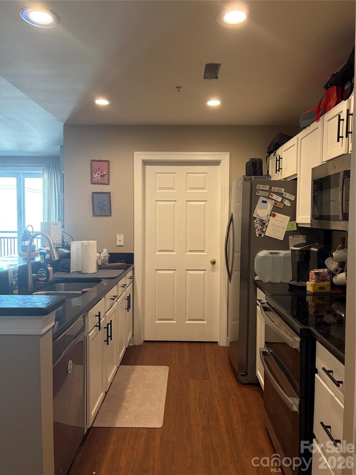 Condominium at 718 W Trade Street, Charlotte, photo 15 of 27