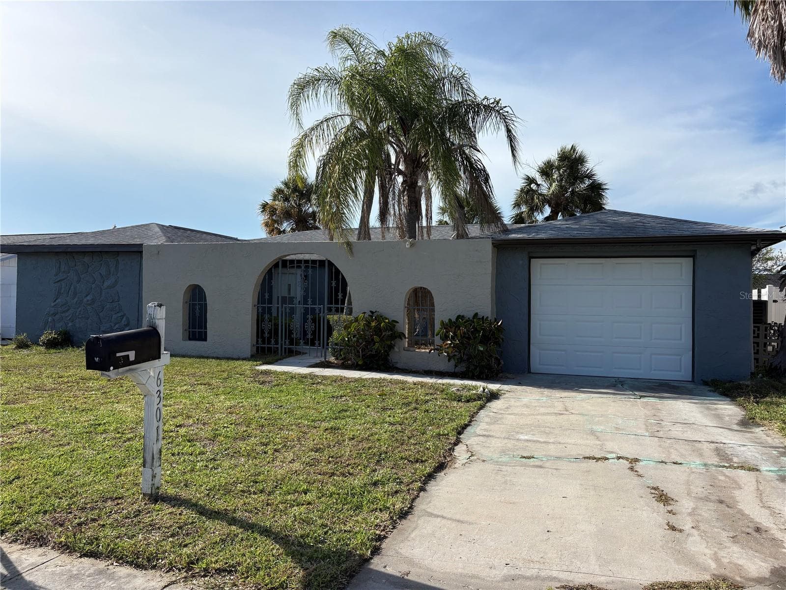 Single Family Residence at 6301 SEABREEZE DR, PORT RICHEY, photo 2 of 32