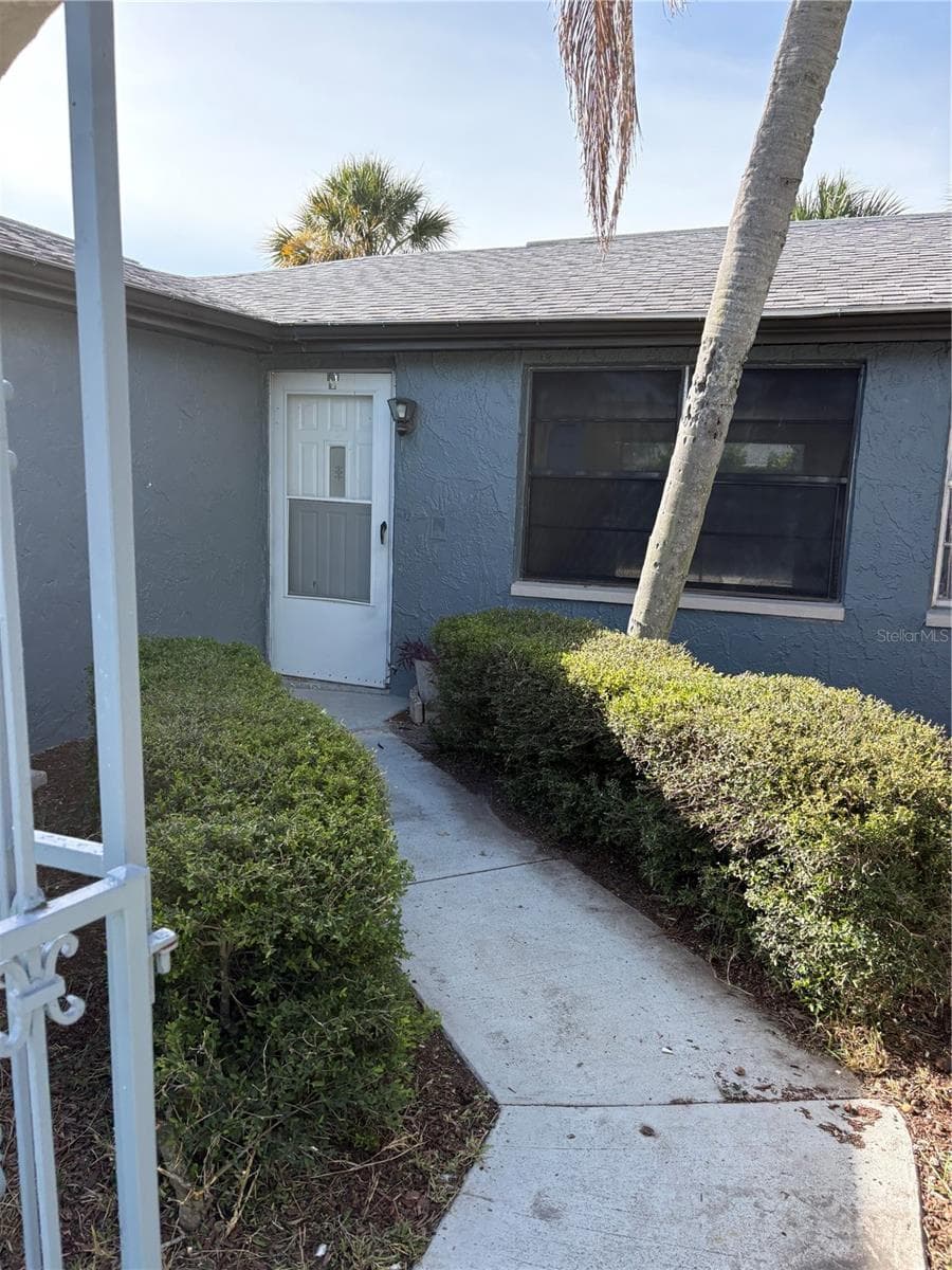 Single Family Residence at 6301 SEABREEZE DR, PORT RICHEY, photo 6 of 32