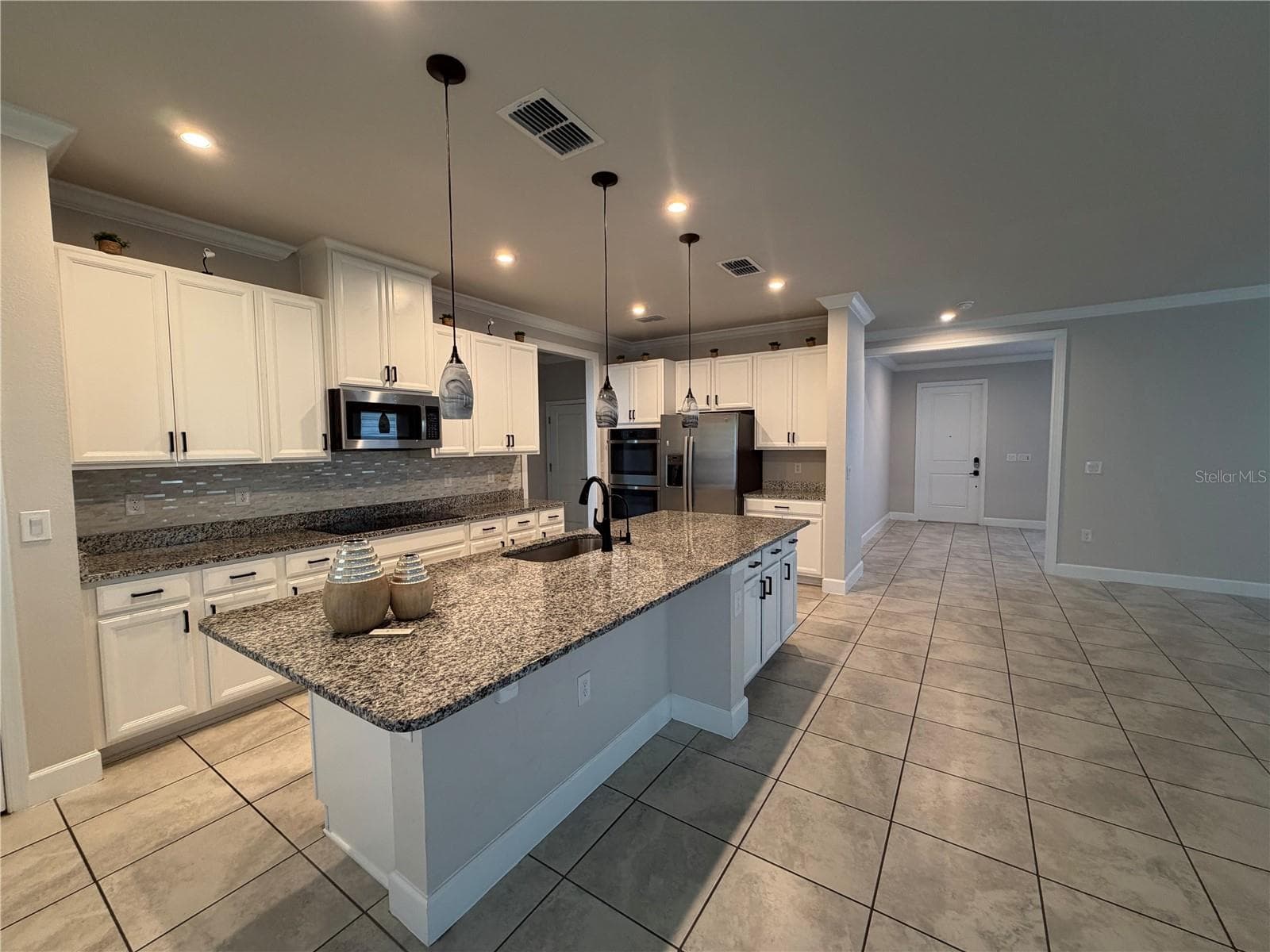 Single Family Residence at 2936 SLOUGH CREEK DR, KISSIMMEE, photo 3 of 34